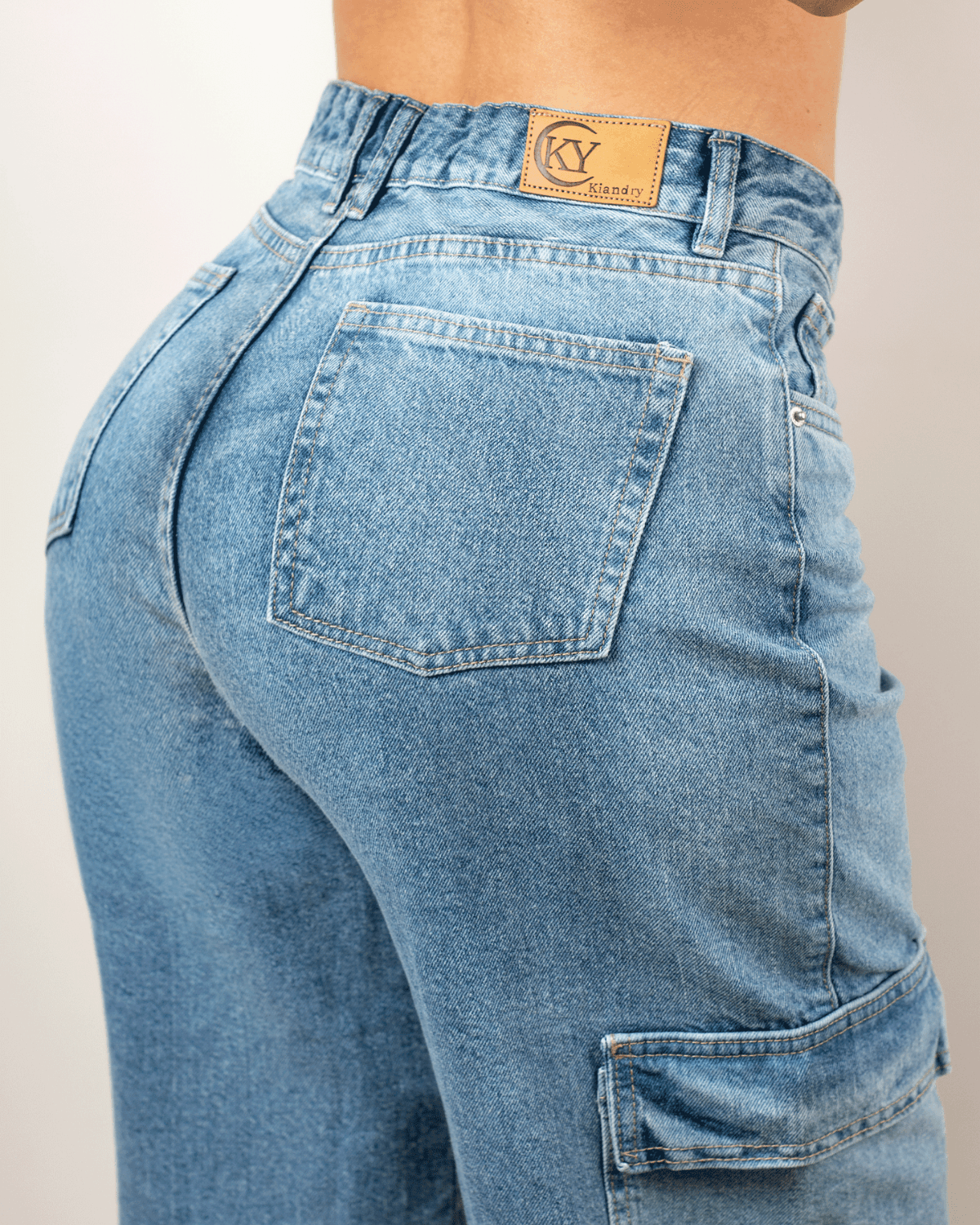 CARGO UPTOWM LATINA REF - 7399